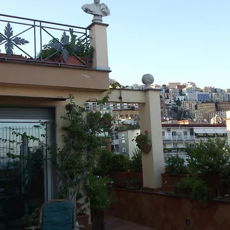 Bed and breakfast Chiaia 4*