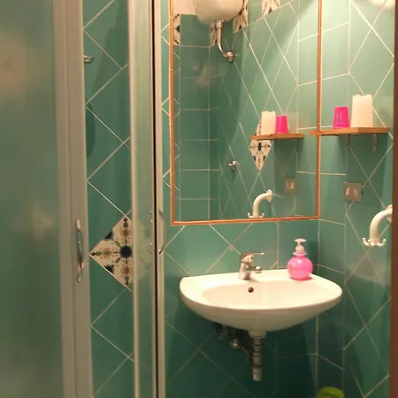 Bed and breakfast Chiaia 4*