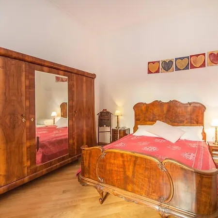 Chiaia Bed and Breakfast