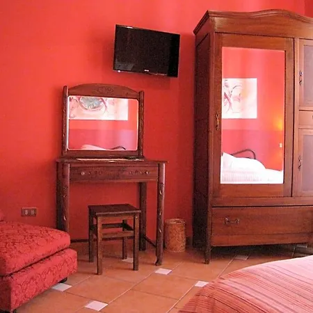 Bed & Breakfast Chiaia 4*