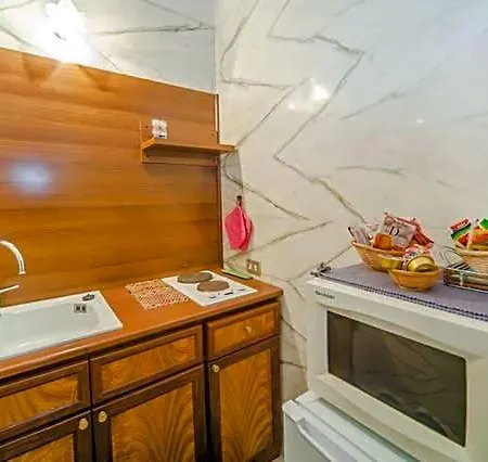 Chiaia 4* Naples